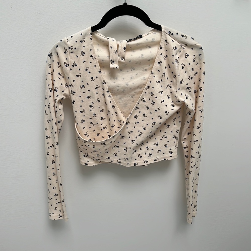 Brandy Melville tie back shirt